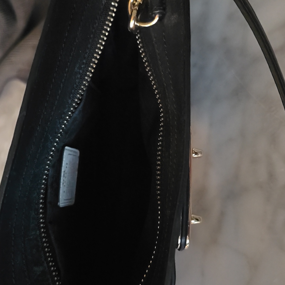 Coach black leather embossed small crossbody gold detail - Picture 12 of 13